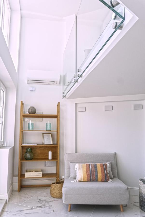 Spectacular Beachfront Duplex On The Mediterranean - Caleta, Catalan Bay Gibraltar Bagian luar foto