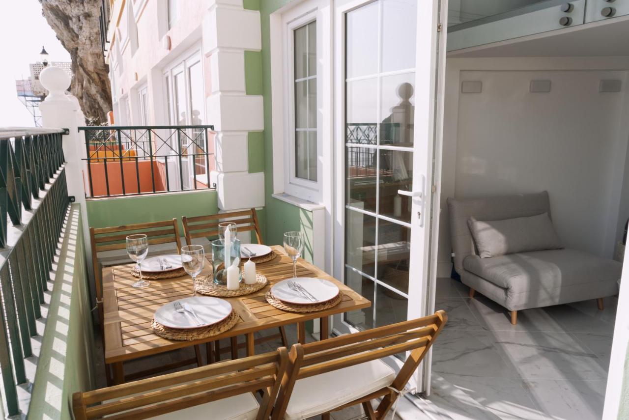 Spectacular Beachfront Duplex On The Mediterranean - Caleta, Catalan Bay Gibraltar Bagian luar foto
