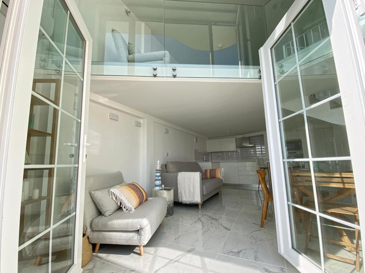 Spectacular Beachfront Duplex On The Mediterranean - Caleta, Catalan Bay Gibraltar Bagian luar foto