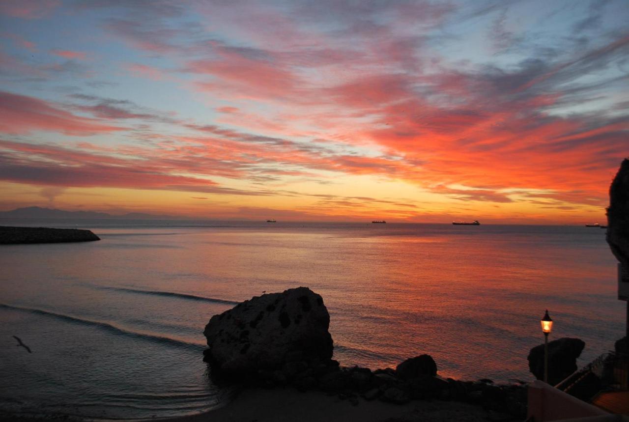 Spectacular Beachfront Duplex On The Mediterranean - Caleta, Catalan Bay Gibraltar Bagian luar foto